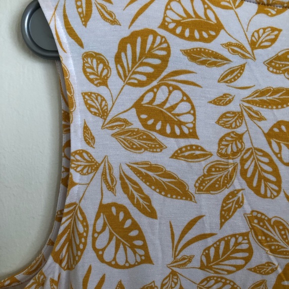 Womens CROFT & BARROW Semi Loose Sleeveless Top Size Medium Stretch New - Picture 8 of 9